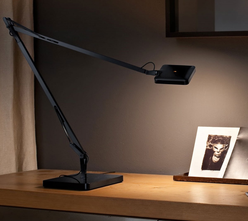 Luminaires / Lampe de bureau / Kelvin